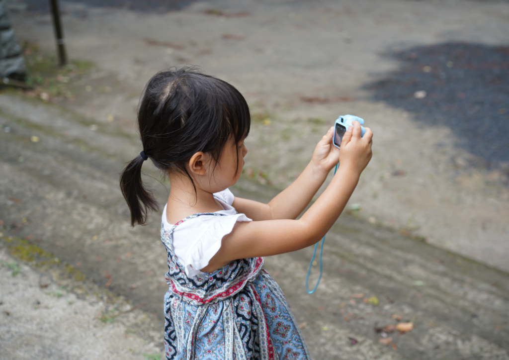 カメラ片手に、まちを歩く。「歩いて、みる写真部」のこと